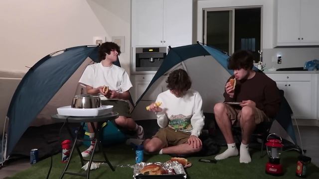 TRIPLETS GO CAMPING! (in our kitchen) смотреть онлайн
