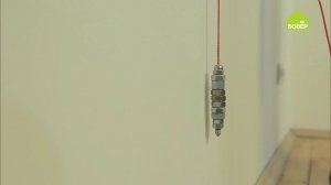 Как сделать отвес и произвести им вертикальную разметку