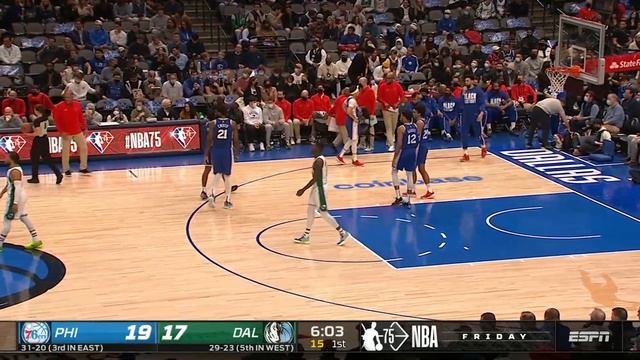 Luka Doncic Calls Out Unleveled Rim During Mavs-Sixers Game смотреть онлайн