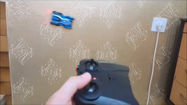 Машина ездит по стенам и по потолку! Антигравитационная машинка wall racer climber car! смотреть онлайн