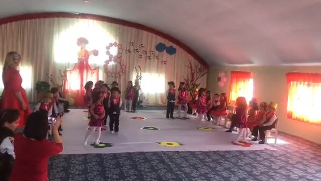 Утреник 8марта. Танец Чарлистон 2019 смотреть онлайн