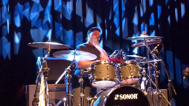 Aaron Spears speelt Ghost-Note op Drumfestival Herfstfest смотреть онлайн
