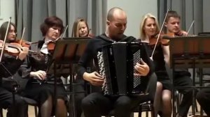 бандонеонист Марио Стефано Пьетродарки