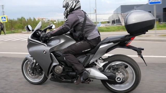 Honda VFR 1200 АВТОМАТ смотреть онлайн