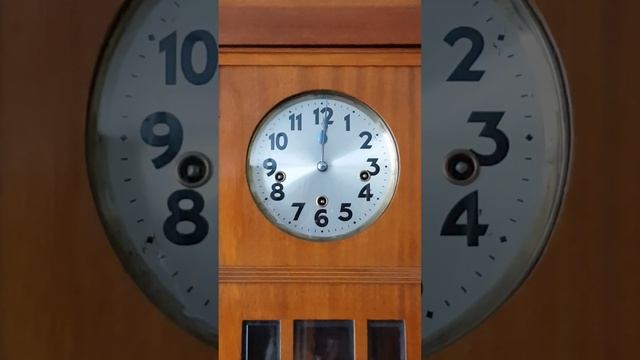 Антикварные настенные часы с четвертным боем. Редкие. смотреть онлайн