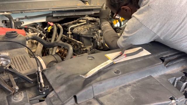 How To Remove A Intake Manifold On A 5.3 Chevy 07 Tahoe. QUICK & EASY￼