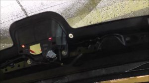 Замена форсунки омывателя заднего стекла HONDA CR-V