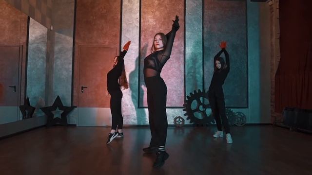 VOGUE | ВОГ | PARADE - TSVI | ШКОЛА ТАНЦЕВ АЛТУФЬЕВО | ОТРАДНОЕ | КРУТАЯ ХОРЕОГРАФИЯ | УРОКИ ТАНЦЕВ смотреть онлайн