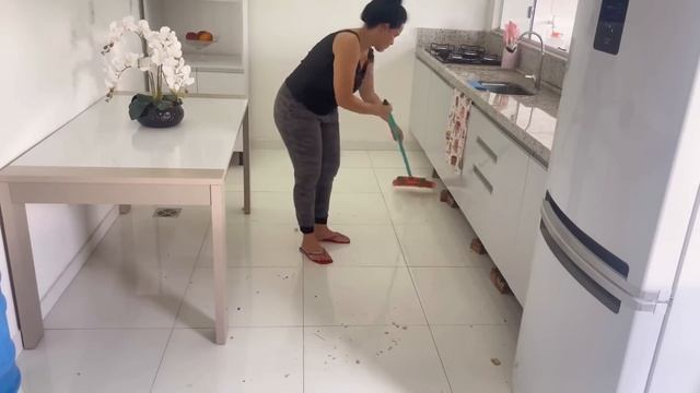 FAXINA MEGA PESADONA? A CASA ESTAVA UM CAOS MUITA SUJEIRA, DO LIXO??AO LUXO ?✨?? смотреть онлайн