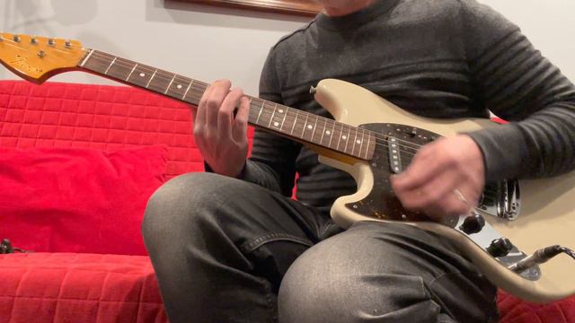 2010-2011 Fender Mustang Left Hand Lefty MG-69 MIJ Japan Upgraded Seymour Duncan Pickups + CTS Pots смотреть онлайн