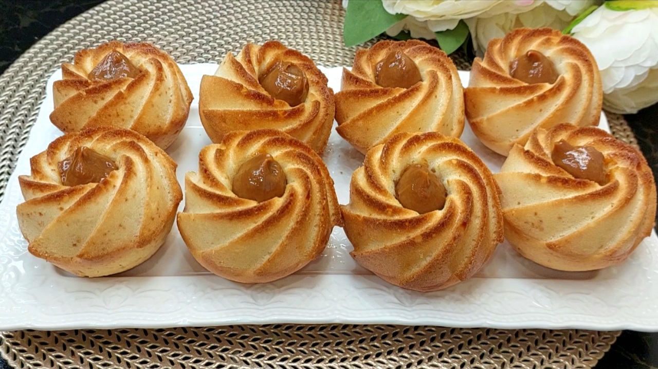 Когда совсем нет времени! Нежный кекс к чаю за 5 минут!Всё смешал и в духовку.Самый простой рецепт смотреть онлайн