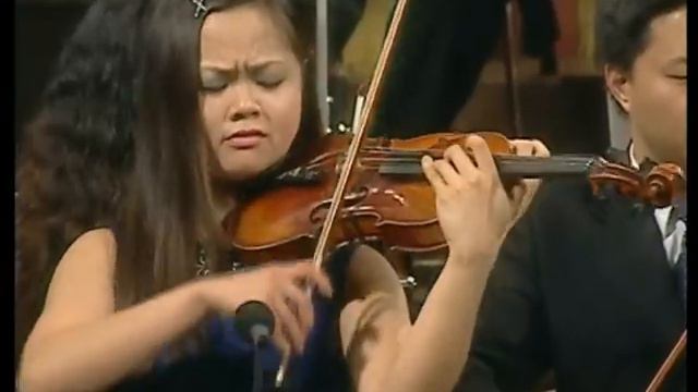 梁祝小提琴协奏曲 The Butterfly Lovers Violin Concerto 2/3 - Performed by Xie Nan 谢楠 смотреть онлайн