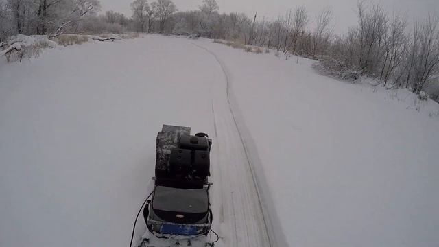 Наши сани едут сами,шкандыбая колесами..Пока я за ними иду рядом. смотреть онлайн