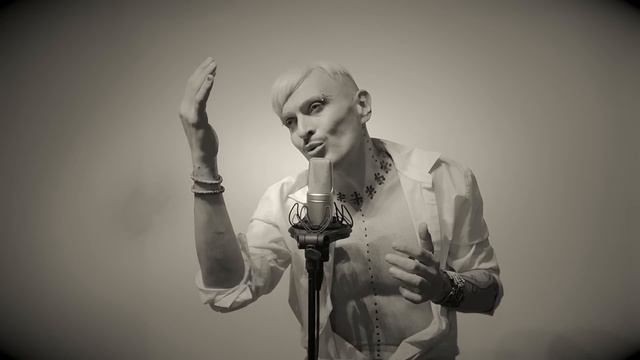 Raise By Ivo Dimchev /live/