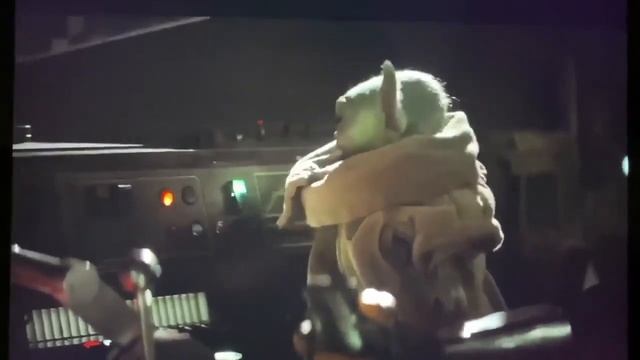 Малыш Йода слушает подкасты про фронтенд смотреть онлайн