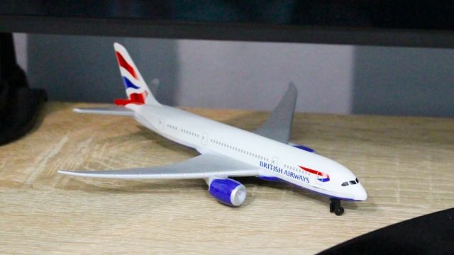 Desk Setup Tour - Late 2018 смотреть онлайн