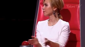 Слепая девочка на Голос дети поет супер Аделина Кюрджиева   Любовь настала   Я плакал