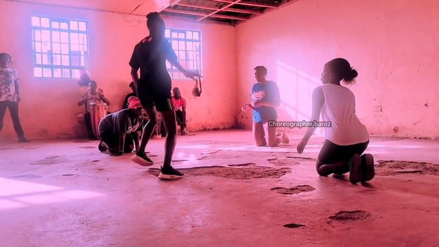 Kiganda traditional Dance Practice time. смотреть онлайн