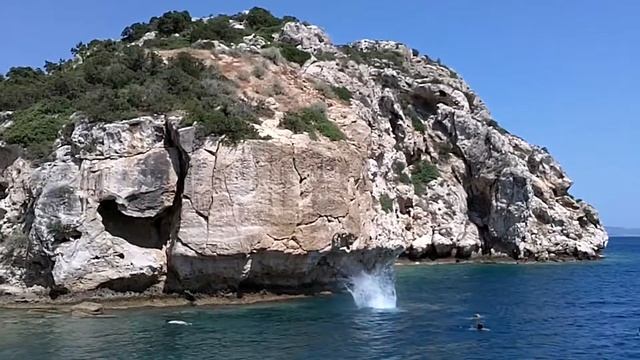 Video Saya - cliff jumping near bogor, java, indonesia смотреть онлайн