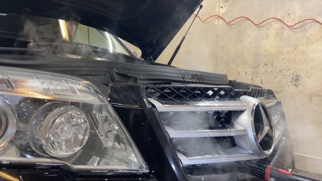 Мойка радиатора автомобиля паром. Mercedes GLK смотреть онлайн