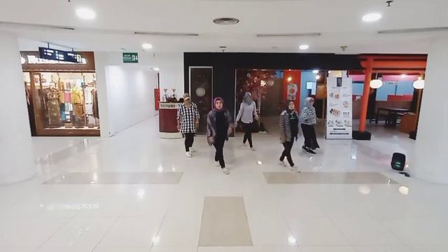 Near and Far Line Dance | Chor. Amy Glass | Demo by Fuchsia Class смотреть онлайн