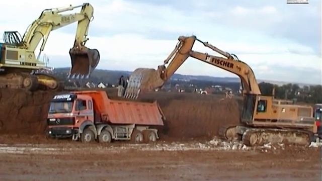 Stucked Dump Truck / Festgefahrener Mercedes-Benz SK Kipper, Germany, 2004. смотреть онлайн