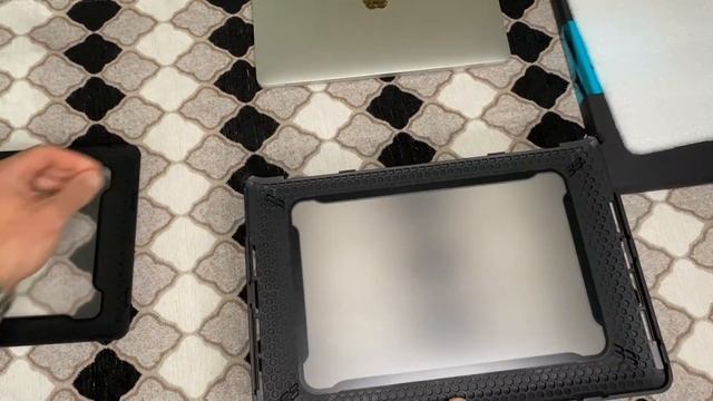 Unboxing Case for Apple  MacBook pro 13.3 with touch bar.