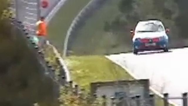 VLN 2003: Crash Renault Clio Schwedenkreuz смотреть онлайн