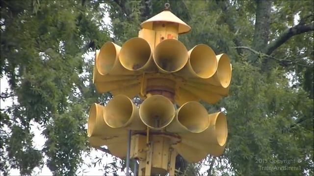 Federal Signal 3T22 Noon Blast w/ a Stuck Solenoid Box - Mountville, SC 8/17/13 (FULL HD) смотреть онлайн