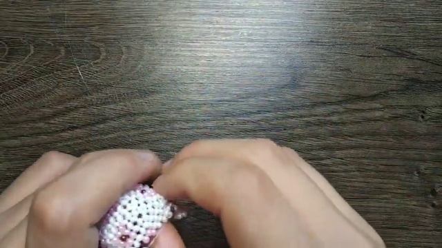 Ушан (зайчик) из бисера . Амигуруми. Подробный мастер-класс.2 Часть Голова с глазами. смотреть онлайн