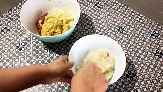 Сочные, домашние котлеты. Легкий рецепт приготовления котлеток. Үй жағдайында дәмді котлеттер. смотреть онлайн