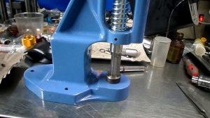 Мой вариант пресса для заполнения гидрокомпенсатора пьезо форсунки