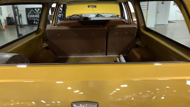 1975 Chevrolet Suburban смотреть онлайн
