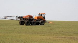 Самоходный штанговый опрыскиватель Туман-3