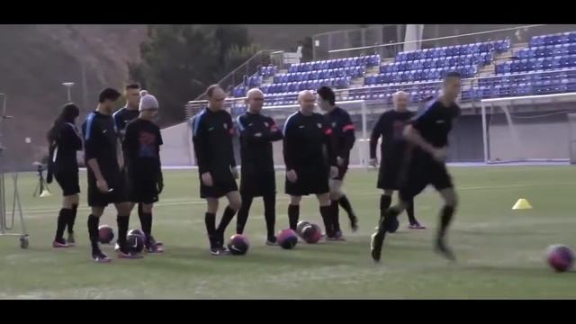 Роналду переоделся в бомжа и сыграл в футбол с обычным парнем! смотреть онлайн