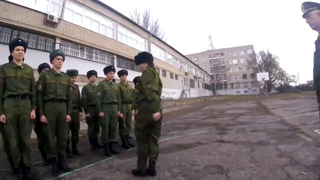 Теперь мы в берцах и в одинаковых штанах!!! Лабутены отдыхают. смотреть онлайн