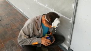 Как почистить подошву эксцентриковой шлифмашинки орбиталки от ворса. Для себя своими руками.