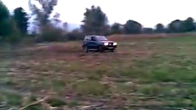 Mud Madness & Ford Maverick 2,4i