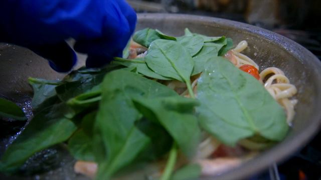 Minerva's Lemon Caper Salmon Linguine смотреть онлайн