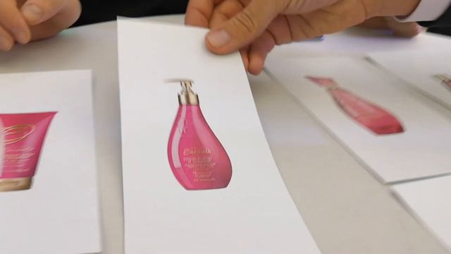 Новости с конференции Эйвон: Как использовать линейку "Розовый букет" в течении дня смотреть онлайн