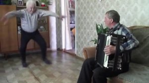 Дед танцует яблочко в 75 лет. 2013г.