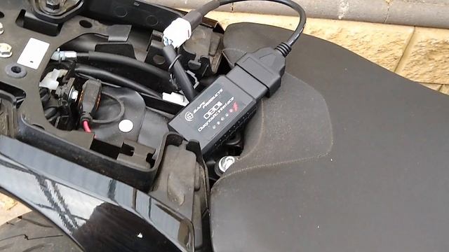 Testing Yamaha 4 Pin to OBD2 cable to reset fault codes via Bluetooth on my 2019 MT07 motorcycle. смотреть онлайн