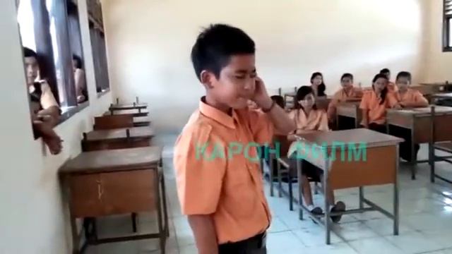 Самый красивый азан читает в школе смотреть онлайн