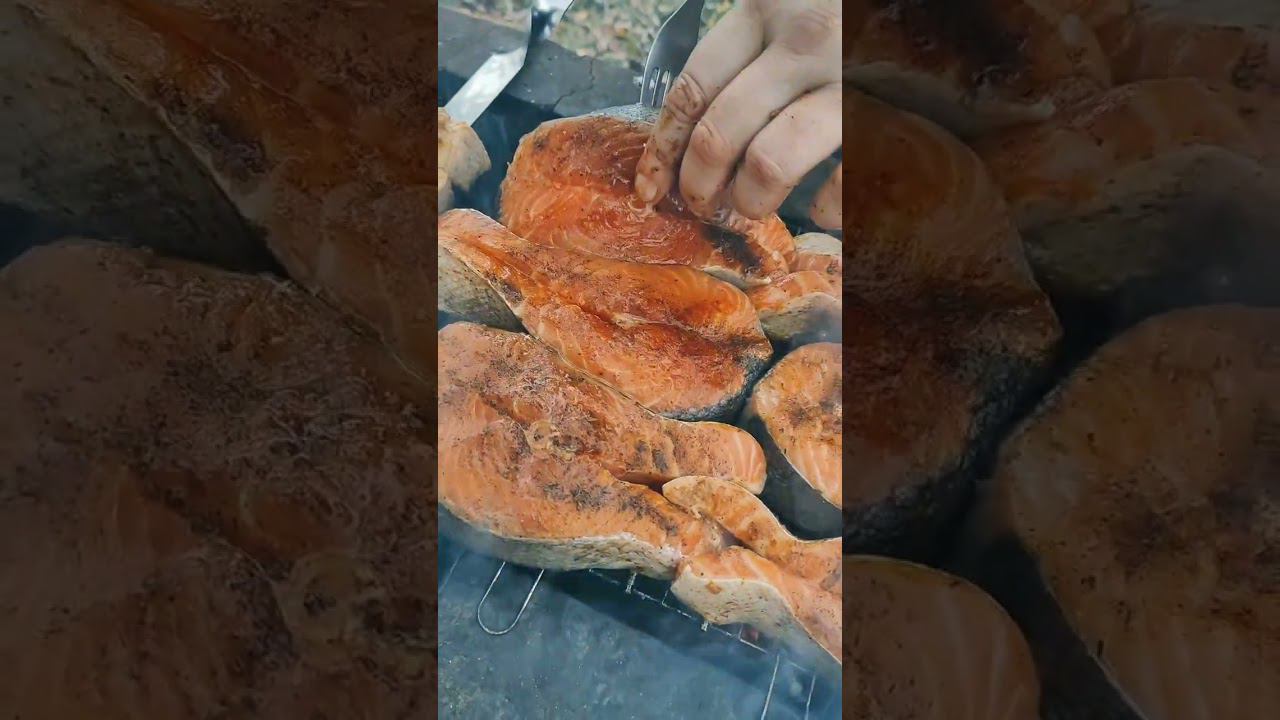 Лосось на мангале. Рецепт в описании