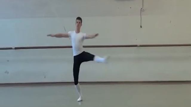 Классический танец. Юноши. 2 курс 2015г смотреть онлайн