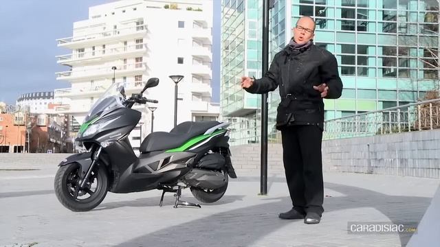 Essai Kawasaki J300