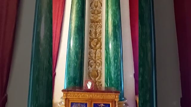 Малахитовая гостиная в Зимнем Дворце и малахитовая гостиная в Павловском Дворце!???