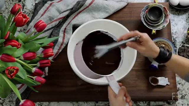 براونی مغز پسته با سس توت فرنگی و بستنی смотреть онлайн