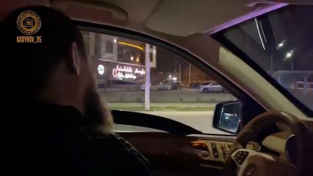 На страже отечества от Короновируса Чеченцы молятся и обращают себя в мольбе к Всевышнему Аллах1у смотреть онлайн