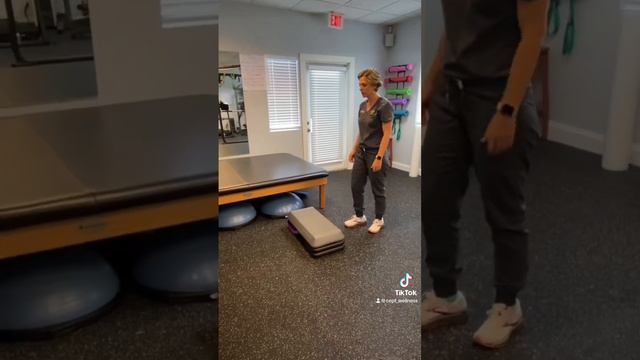 Learn how to resolve medial ankle pain! смотреть онлайн